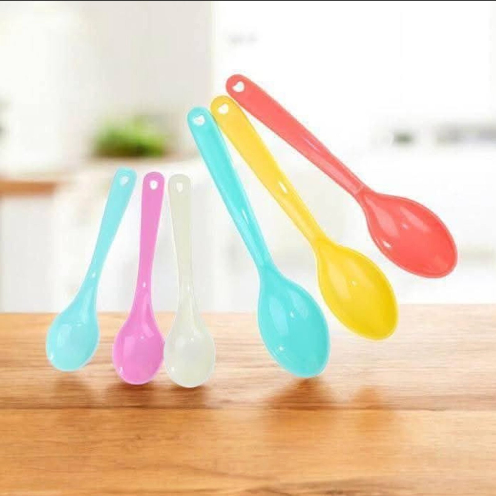 معلقة الاطفال و التوابل الالوان معلقة الاطفال و التوابل الالوان